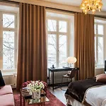 Lydmar Hotel